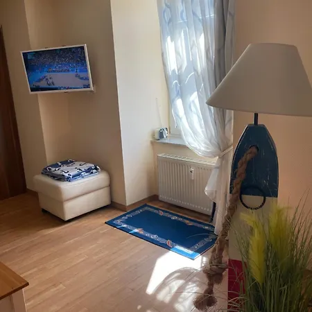 Ostseewind - In Der Strandstrasse-fuehrt Zur Seebruecke Apartment Kuehlungsborn