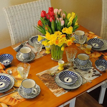 Ostseewind - In Der Strandstrasse-fuehrt Zur Seebruecke * Kühlungsborn