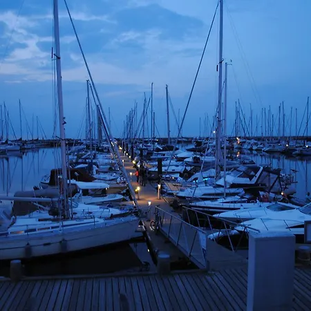 Apartment Ostseewind - In Der Strandstrasse-fuehrt Zur Seebruecke